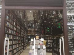 -钟书阁(群光广场店)