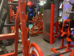 -KingBull私教健身&格斗订制(龙井商业中心店)