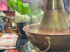 -果松木炭酸菜铜火锅·外婆参鸡汤