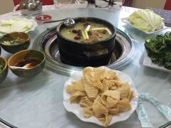 -南渝食府.墨脱石锅松茸鸡