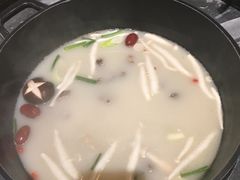 -三人行骨头王火锅(长寿店)