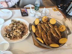 -五谷丰登农家院·地道胶东菜·海鲜烧烤(威海店)