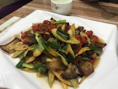 -三湘四水正宗湘菜(君峰路店)