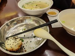 特色生煎-三两春(浦三路店)