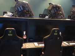 -粤塔X趣影电竞酒店(天河广场车陂地铁站店)