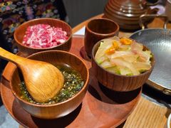 -吃饭皇帝大土家民族菜(荟聚店)