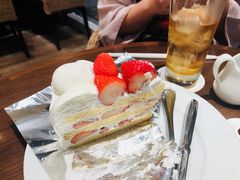草莓蛋糕-HARBS(渋谷ヒカリエ シンクス店)