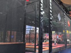 -飞吧潮玩运动蹦床游乐场