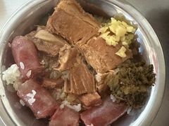 -梁阿婆廿年老牌扣肉糯米饭