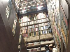 -钟书阁(群光广场店)