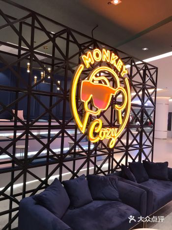 地理位置在卓展2期购物商城