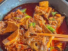 -大众跷脚牛肉馆·非遗传承单位(峨眉山店)