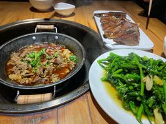-大众跷脚牛肉馆·非遗传承单位(峨眉山店)