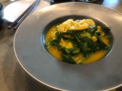 豌豆黄浸豌豆尖-半山腰·云南菜(侨福芳草地店)