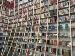 -钟书阁(松江泰晤士小镇店)