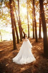 -雪中彩影婚纱摄影·微光艺术中心