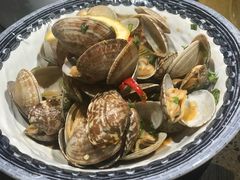 -沪小二炭火蛙锅(淮海中路美食不夜城店)