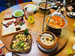 -老滇山寨•云南特色菜•地方菜•民族风情歌舞表演(金碧店)