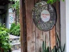 -Cuc Gach Quan Restaurant