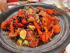 -肥肥虾庄·金牌油焖大虾(汉街SKP店)