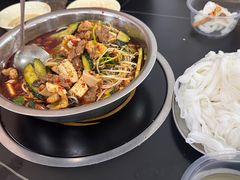 -周良天山牛杂城(天山路总店)