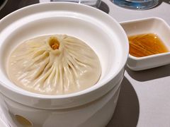 蟹黄汤包-屋里厢上海菜馆