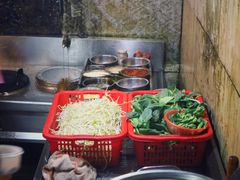 自助取餐区-小毛绝杀炒粉