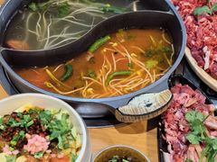 红酸汤锅-苗阿哥