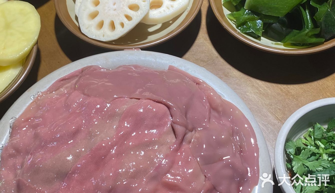 洪崖洞简直是火锅城[愉快]
