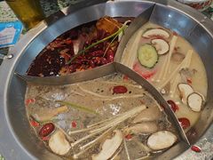 -肖婷姐大铁锅重庆火锅(南湖店)