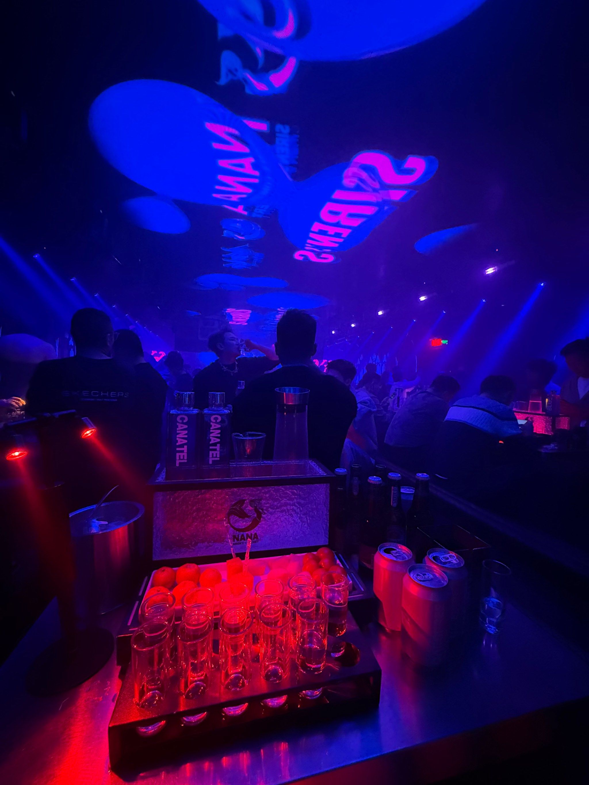 不是上海,贵阳的这家酒吧可以派对蹦迪真的太上