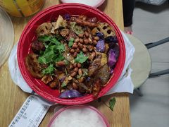 -愉肴麻辣香锅(中山路店)