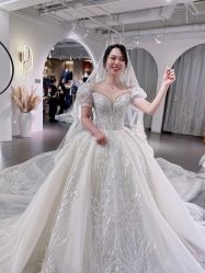 -艾米丽婚纱礼服