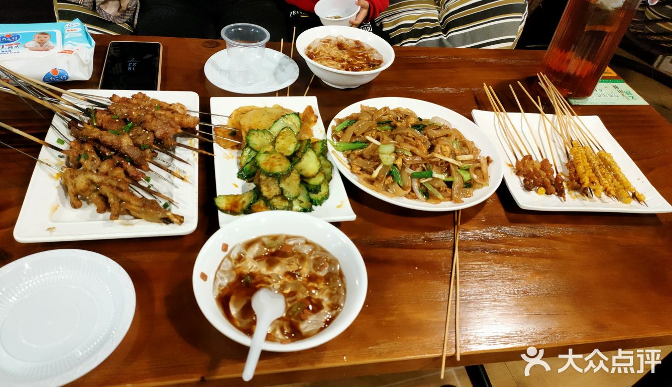 推荐他们家的小黄鱼，很好吃，很进味