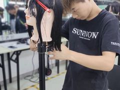 -首脑美容美发化妆美甲培训学校(长沙校区)