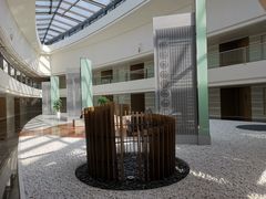 -上海滴水湖皇冠假日酒店