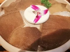 -老牌坊云南鱼豆花火锅(哈西万达店)