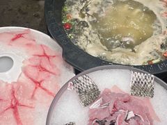 -景明轩•养生酸汤鱼火锅 云贵鲜菌 现舂野果酸汤(王寨小区店)