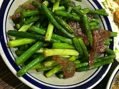 蒜苗炒香肠-刘师父老汉口江湖菜(蔡锷路店)