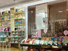 -VENCHI 闻绮(上海佛罗伦萨小镇店)