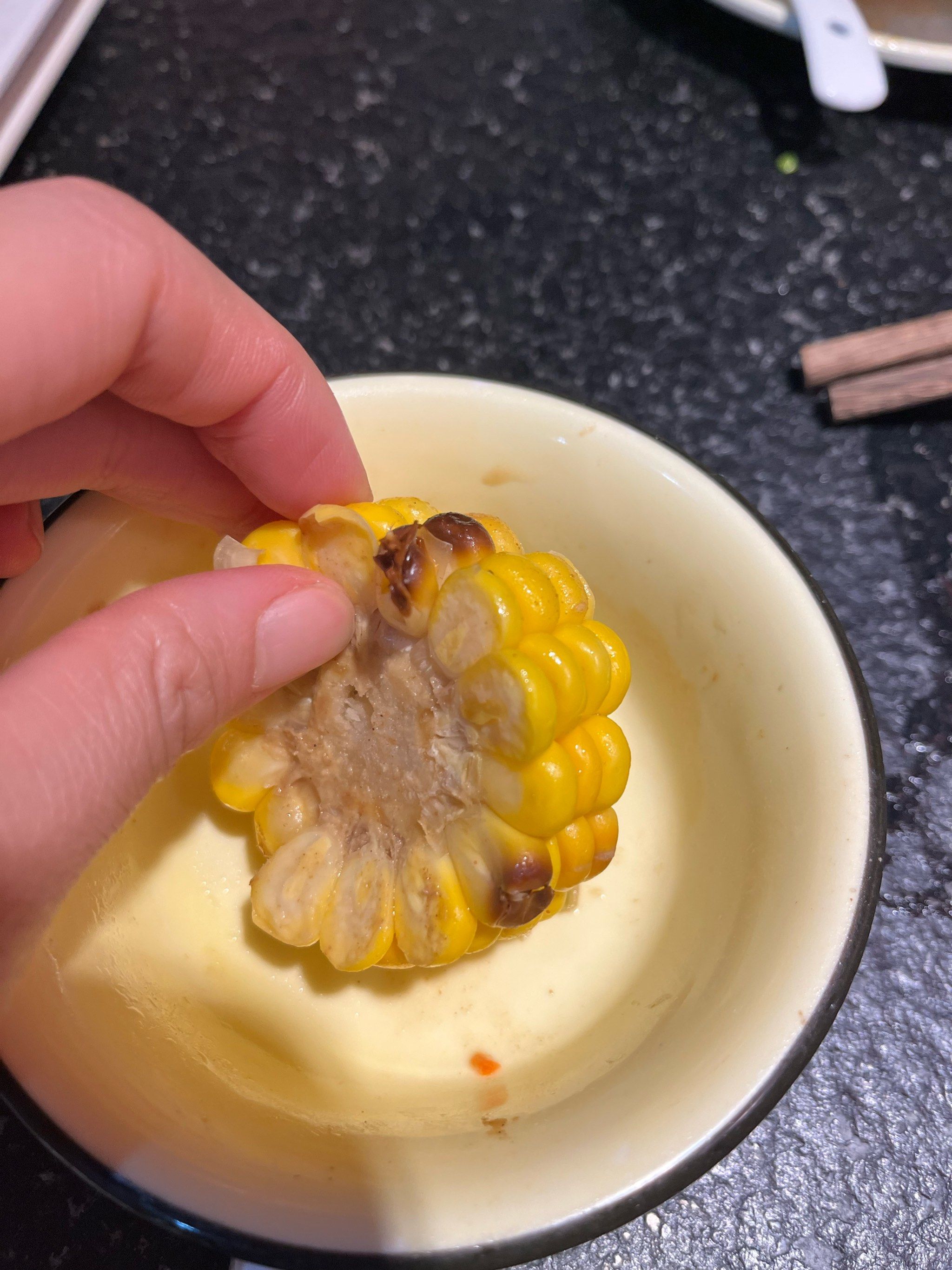 肉质不行,特别老,玉米做的锅底,玉米是坏
