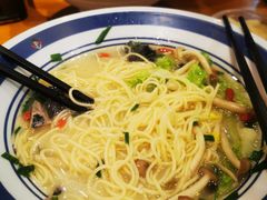 -霸蛮湖南菜·牛肉粉(荣京西街店)