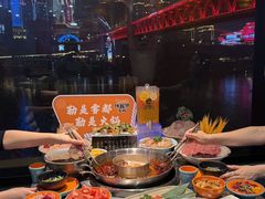 -小天鹅火锅·一线江景洪鼎旗舰店(洪崖洞店)