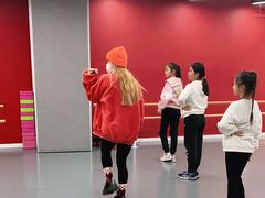 -舞霖精灵国际舞蹈教育中心(华创生活广场店)