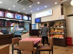 -红宝石·鲜奶小方·海派西点房(南丹店)