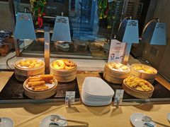 面包甜点陈列柜-武汉洲际酒店·漢自助餐厅
