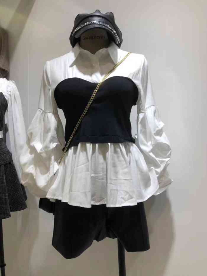 guangjieyizu(百荣世贸商城店)-"衣服好不好不重要,服务态度太差劲