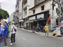 -Bánh Mì Huynh Hoa