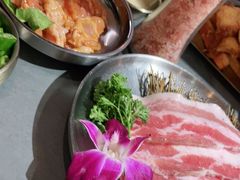 -围炉肉舍•炭烤活鳗•丹东海鲜烤肉(步行街店)