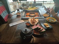 -老牌坊云南鱼豆花火锅(哈西万达店)